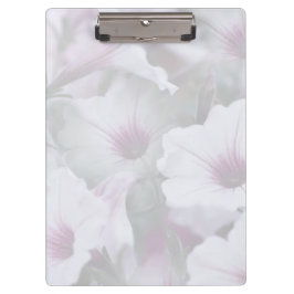 ソフトホワイトおよびピンクペチュニアクリップボード クリップボード