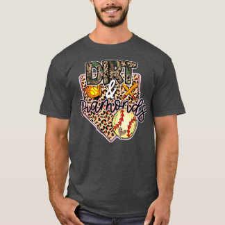 ソフトボールとベースボールの両方のダートとダイヤモンド Tシャツ