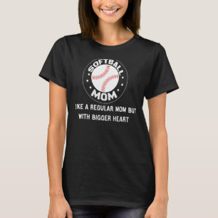ソフトボールのお母さんは普通のお母さんのように大きな耳で Tシャツ