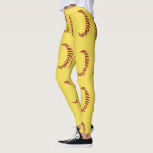 ソフトボールの刺繍と"Softball"の文字入りレッドの疑似ラメ レギンス (左)