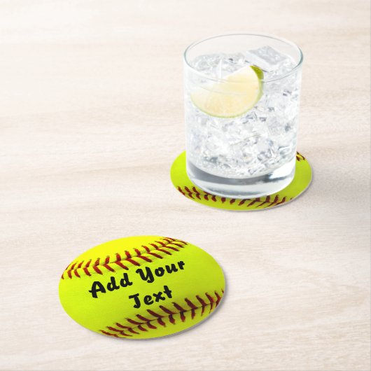 ソフトボールイエローソフトボールのスポーツチームコーチ ラウンドペーパーコースター (インサイチュ)