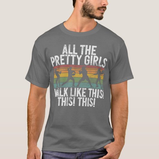 ソフトボール大会 すべての美少女がこのように歩く Tシャツ (正面)