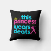 ソフトボール: このプリンセスはクリートを-女の子身に着けています クッション (裏面)