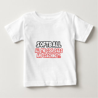 ソフトボール…カッコいいパパ ベビーTシャツ