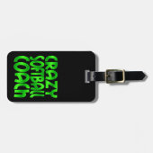 ソフトボ熱狂するールコーチinグリーン ラゲッジタグ (正面横)