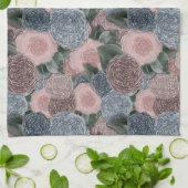 ソフトロマンス牡丹パターン – ミュートされたピンクとブルー キッチンタオル (折り畳み)