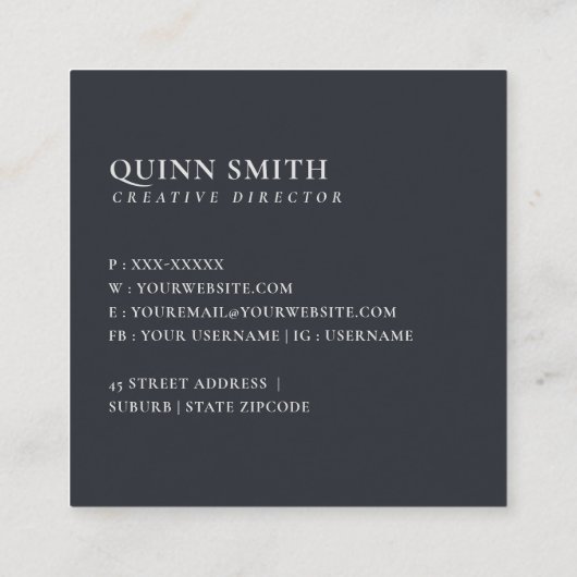 ソフト赤面ブルーフローラアルファベット名Q スクエア名刺 (裏面)