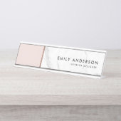 ソフト赤面モダンピンクローズ金ゴールド大理石テクスチャ デスクネームプレート (正面)