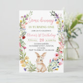 ソフバニーワイルドフラワー開花ガール誕生日 招待状 (スタンド正面)