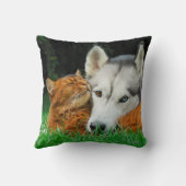 ソマリ族猫およびシベリアンハスキーのかわいい友人はちじこまります クッション (裏面)