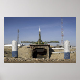 ソユーズロケットは位置に立てられる ポスター