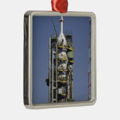 ソユーズロケットは位置に立てられる メタルオーナメント (右)