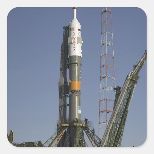 ソユーズロケットは位置2に立てられる スクエアシール (正面)