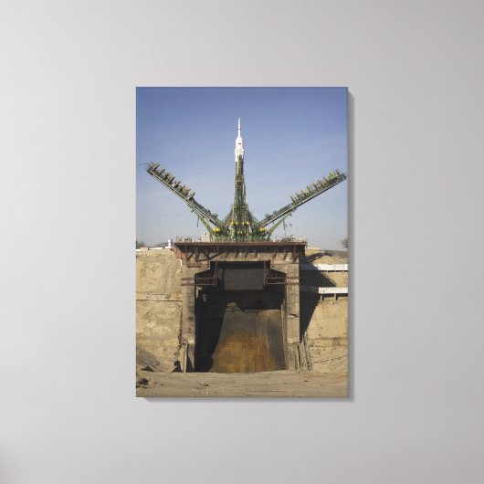 ソユーズロケットは位置3に立設される キャンバスプリント (正面)