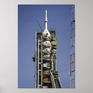 ソユーズロケットは位置3に立設される ポスター