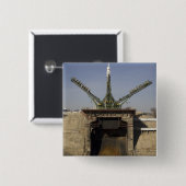 ソユーズロケットは位置3に立設される 缶バッジ (正面&裏面)