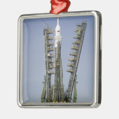 ソユーズロケットは位置4に立てられる メタルオーナメント (左)