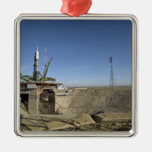 ソユーズロケットは位置5に立てられる メタルオーナメント (正面)