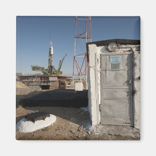 ソユーズロケット到着直後2 マグネット (正面)