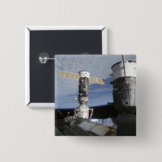 ソユーズロシアのとプログレスの宇宙船 缶バッジ (正面&裏面)