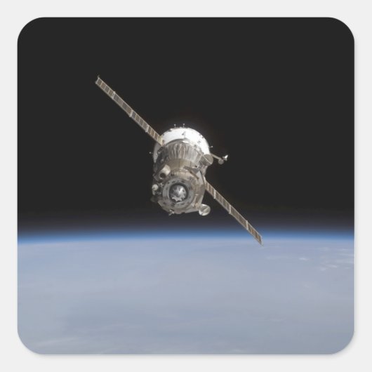 ソユーズTMA-11宇宙船は地球の水平上空に スクエアシール (正面)