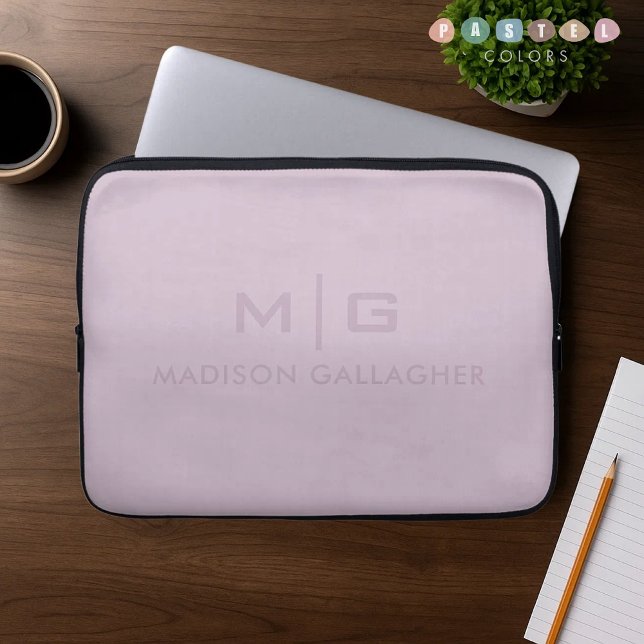 ソリッド ソフト ライト パステル ラベンダー 紫 色 ラップトップスリーブ (Solid Soft Light Pastel Lavender Purple Color Laptop Sleeve
)