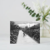 ソロバイクパーキングアムステルダムブラックアンドホワイト ポストカード (スタンド正面)