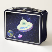 ソーサーが付いた飛んでいるかわいい銀河系