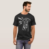ソーサー飛んでいる。救済牛 Tシャツ (正面フル)