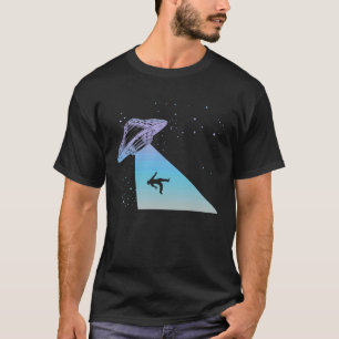 ソーサ飛んでいるーUFO宇宙飛行士はエイリアン10 Tシャツ