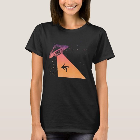 ソーサ飛んでいるーUFO宇宙飛行士はエイリアン1 Tシャツ (正面)