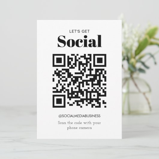 ソーシャルシンプルQRコードをソーシャルメディアに活用できる予算 案内状 (スタンド正面)