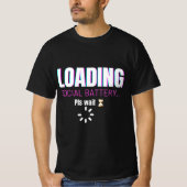 ソーシャルバッテリー充電中 | おもしろい内向的ユーモアデザイン Tシャツ (正面)