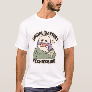 ソーシャルバッテリー充電中 コージーな内向型の幽霊 Tシャツ