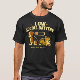 ソーシャルバッテリー残量少ないペット好きな人向けの犬と猫のデザイン Tシャツ