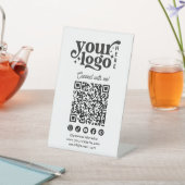 ソーシャルメディアに接続QRコードホワイト 台座サイン (インサイチュ)