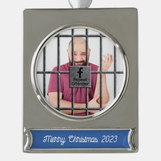 ソーシャルメディアの牢獄の写真 シルバープレートバナーオーナメント (正面)