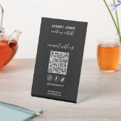 ソーシャルメディアQrコードペデスタルサインに接続 台座サイン (インサイチュ)