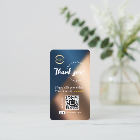 ソーシャルメディアQRコードロゴありがとうネイビーブルー金ゴールド 名刺 (スタンド正面)