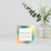 ソーシャルメディカラフルアマネージャの緑のグラデーショクールン スクエア名刺 (スタンド正面)