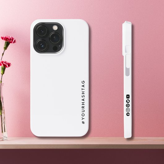 ソーシャルメディモダンアアイコンとハッシュタグホワイトのトレンド iPhoneケース