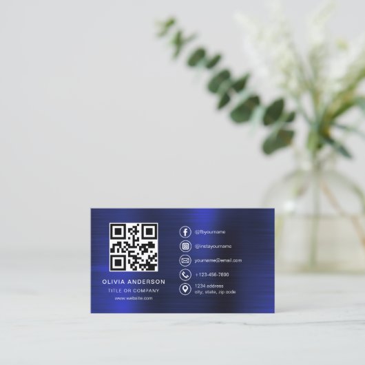 ソーシャルメディモダンアアイコンを使用したミニマルなロゴ 名刺 (スタンド正面)