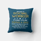 ソーシャルワーカーであること クッション (裏面)