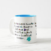 ソーシャルワーカーの引用文のコーヒー・マグ ツートーンマグカップ (正面左)
