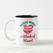 ソーシャルワークはソーシャルワーカーハートの仕事 ツートーンマグカップ (左)