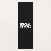 ソーシャル距モダンはっきりしたタイポグラフィおもしろい黒 ヨガマット (裏面)