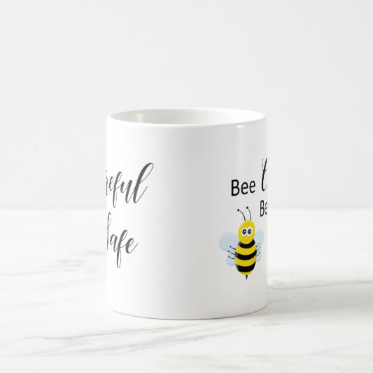 ソーシャル配信引用文は安全にかわいいビー コーヒーマグカップ (中央)