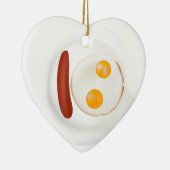 ソーセージが付いている炒卵のおもしろいな写真 セラミックオーナメント (右)