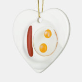 ソーセージが付いている炒卵のおもしろいな写真 セラミックオーナメント (左)