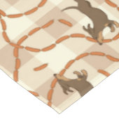 ソーセージの背景を持つ幸運な犬 テーブルクロス (アングル)